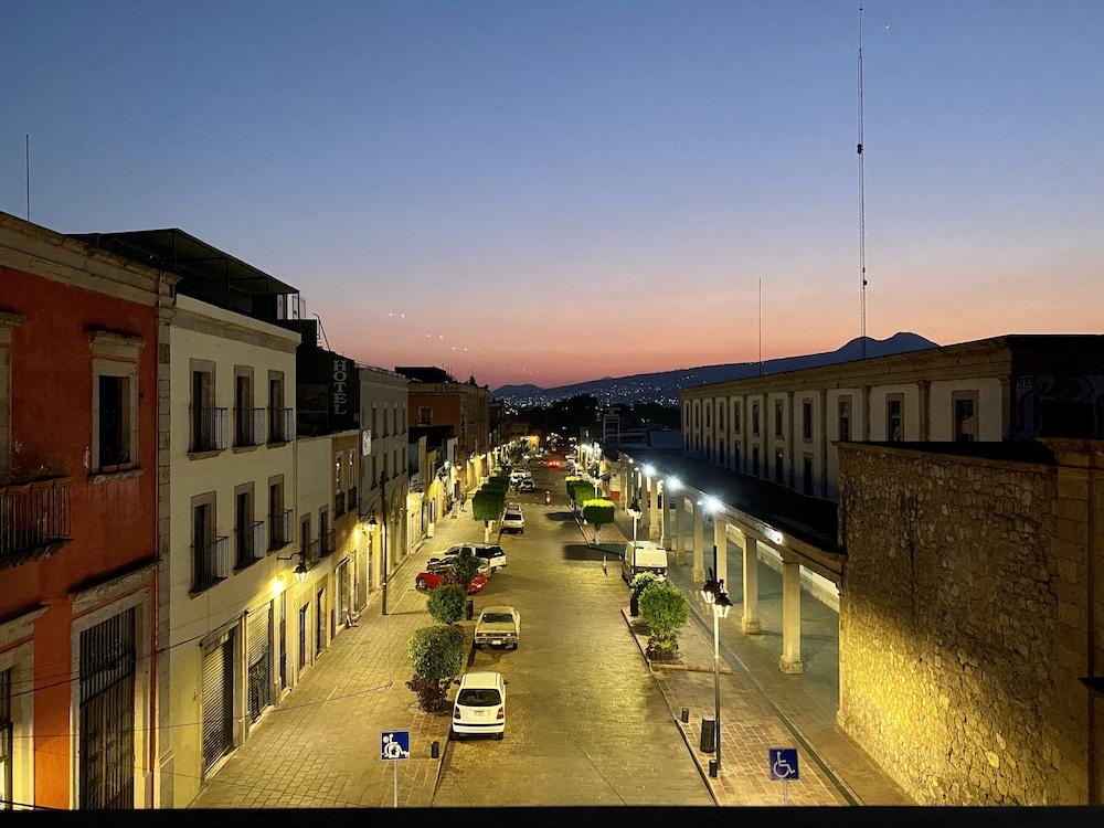 Hotel Plaza Morelia Exterior foto